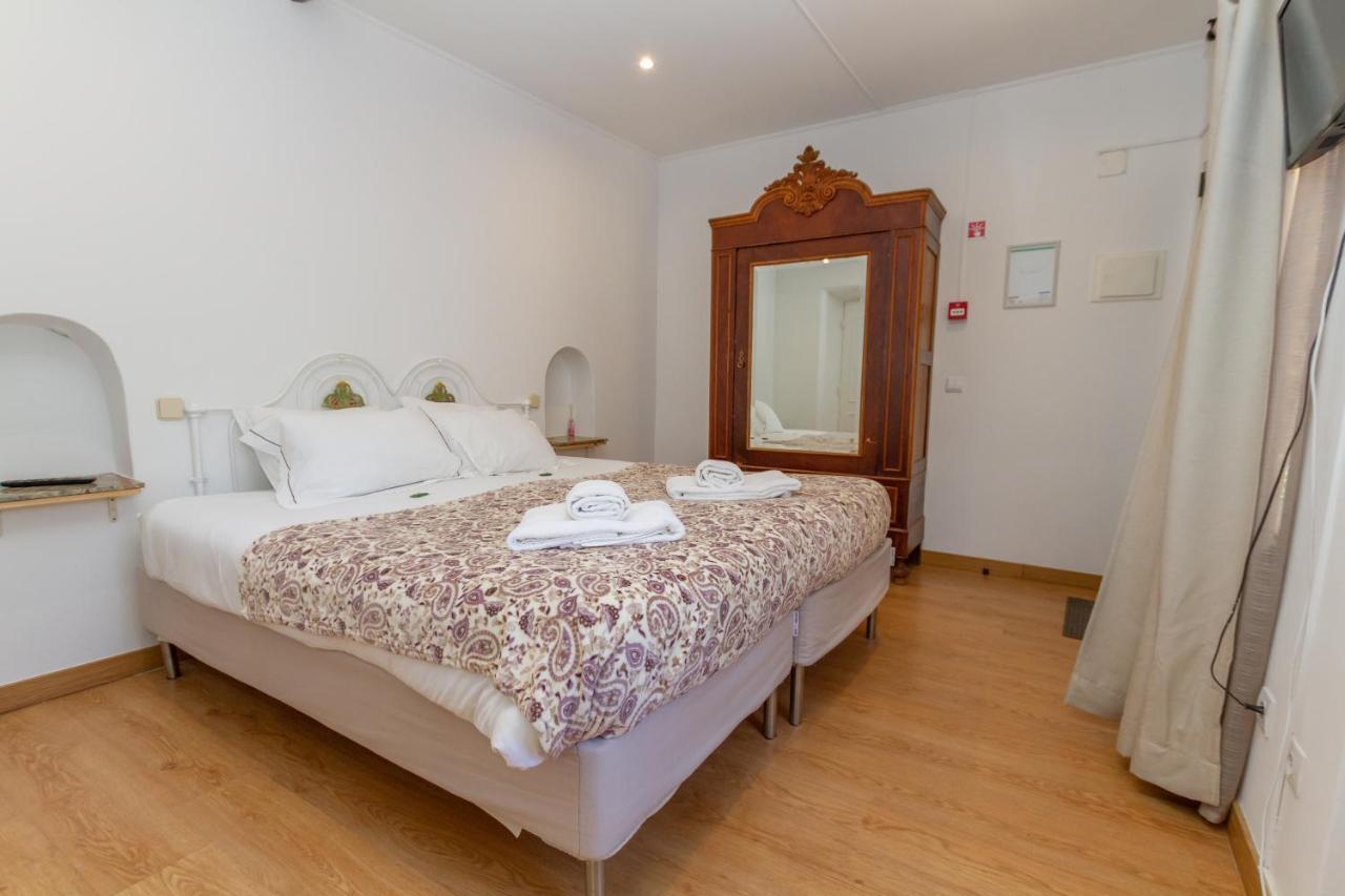 One-Bedroom Apartment,128083677:JPEG