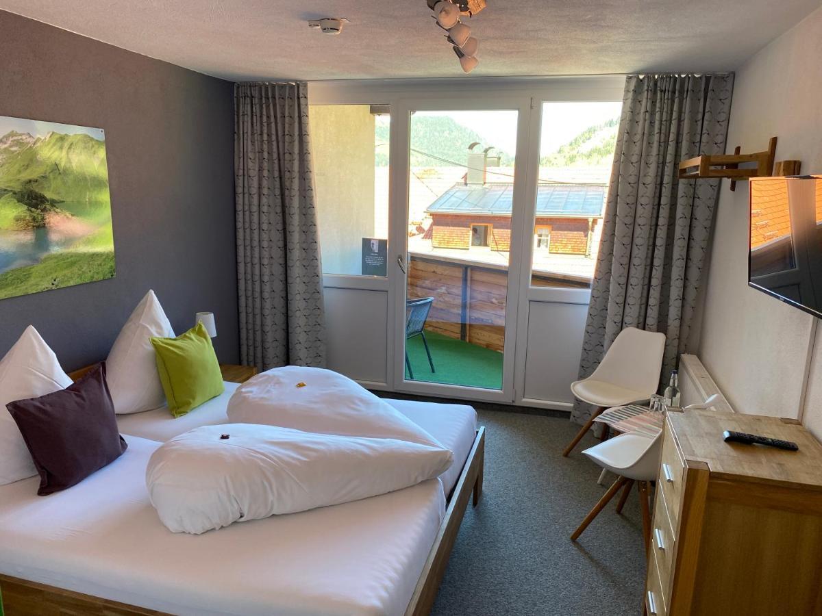 Doppelzimmer mit Balkon