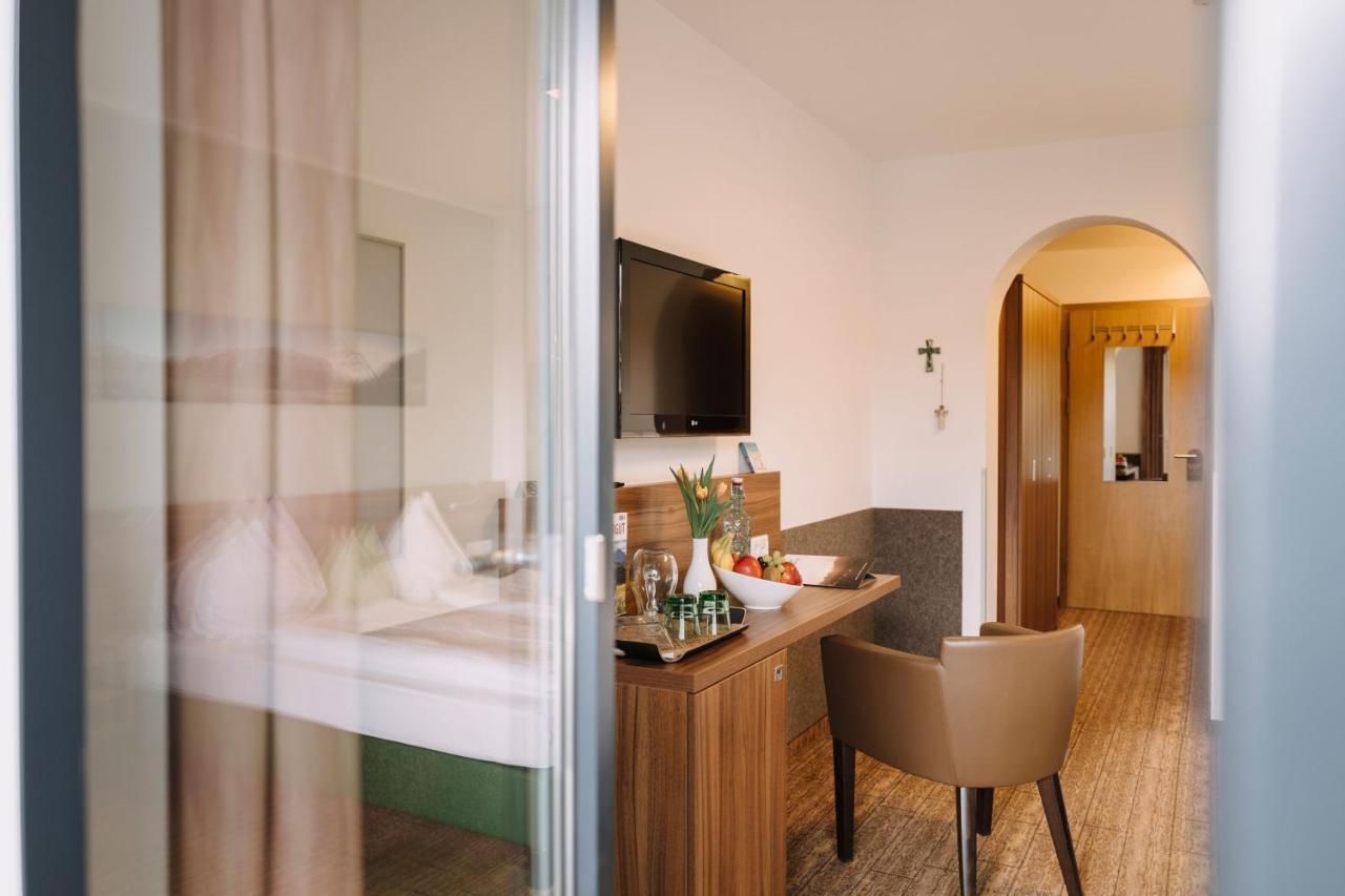 Doppelzimmer mit Balkon