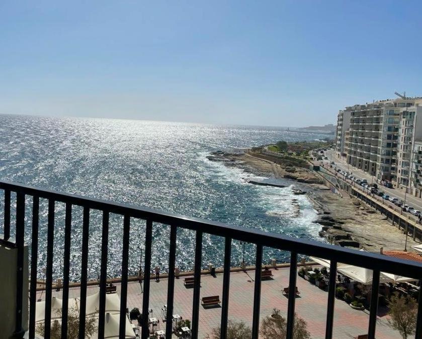 Camera Tripla con Vista Mare