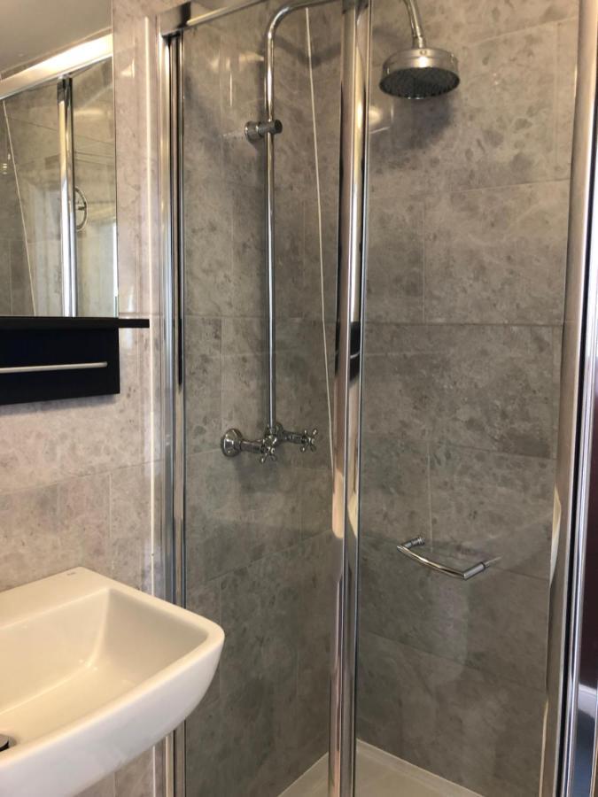 Camera Singola con Bagno Privato Esterno
