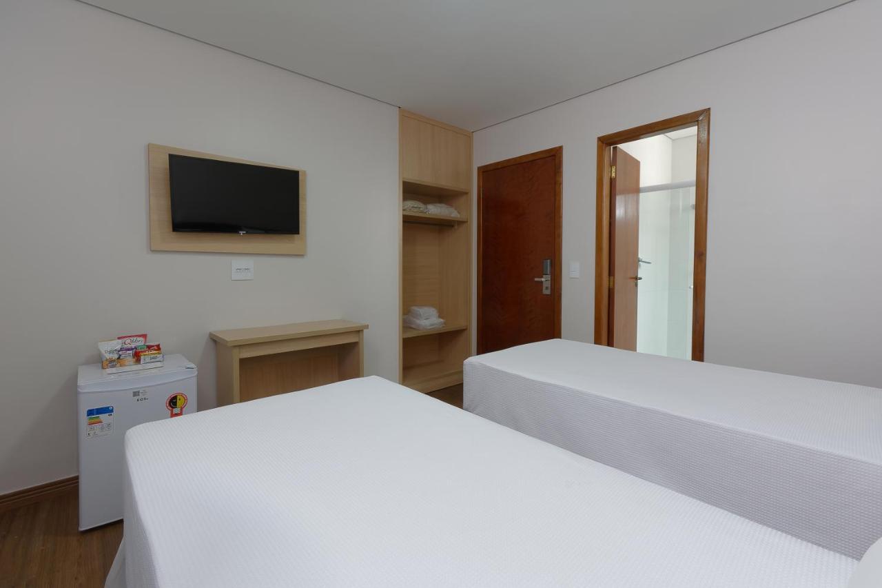 Großes Zweibettzimmer