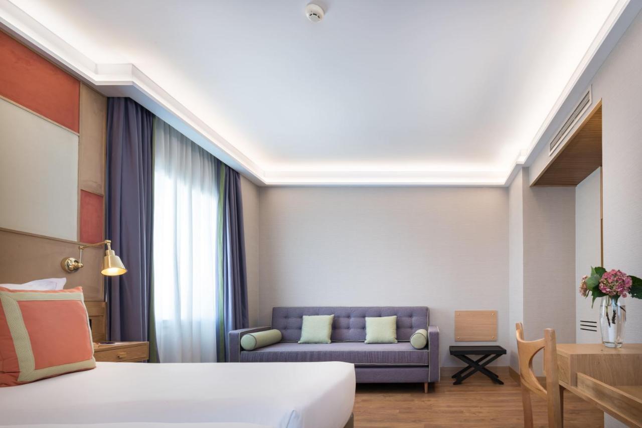 Family Room,1207576723:JPEG