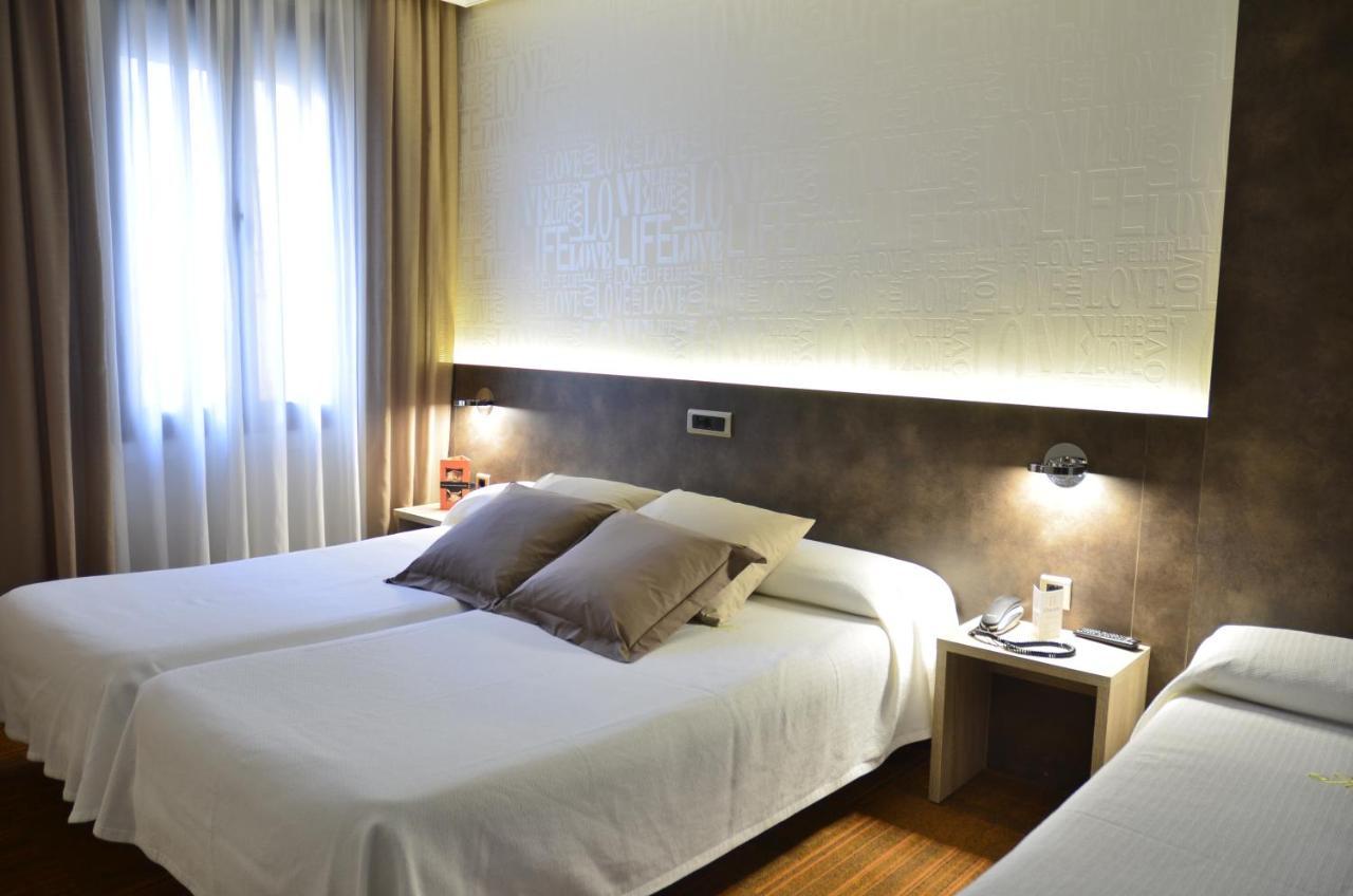 Standard Triple Room,1758559345:JPEG