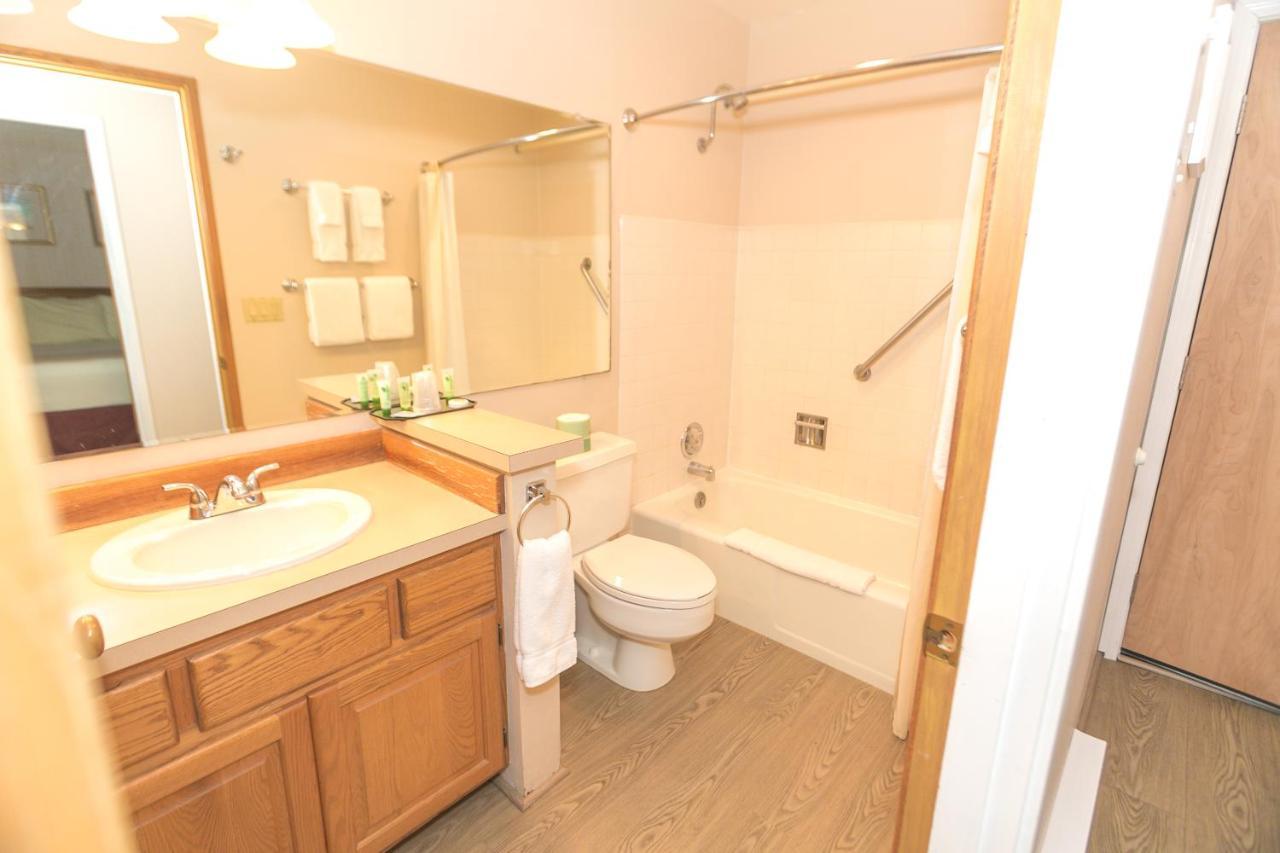 One Bedroom Apartment with Pool View -103 - No Pets