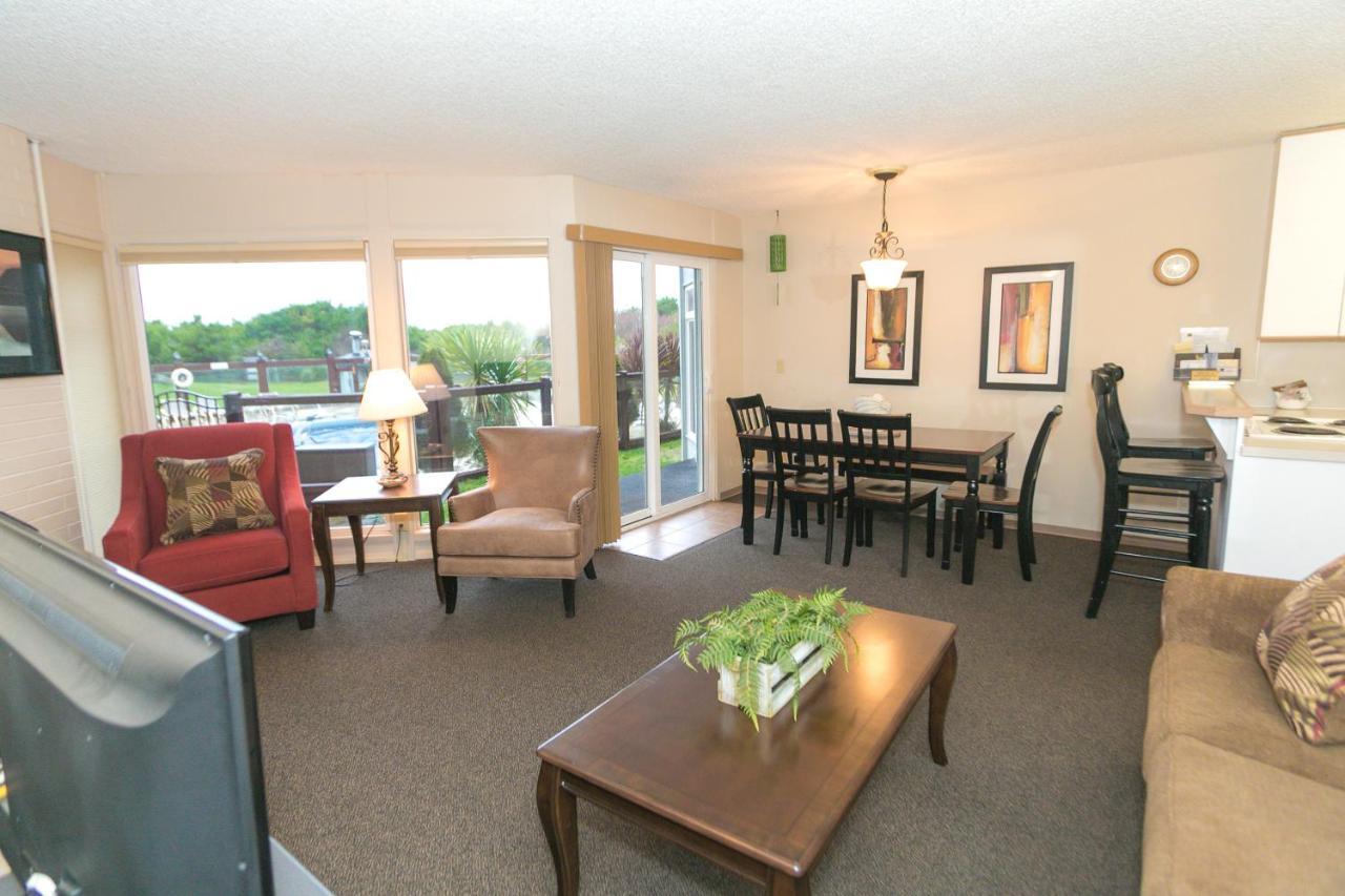 Double Room with Two Double Beds - 107 - No Pets