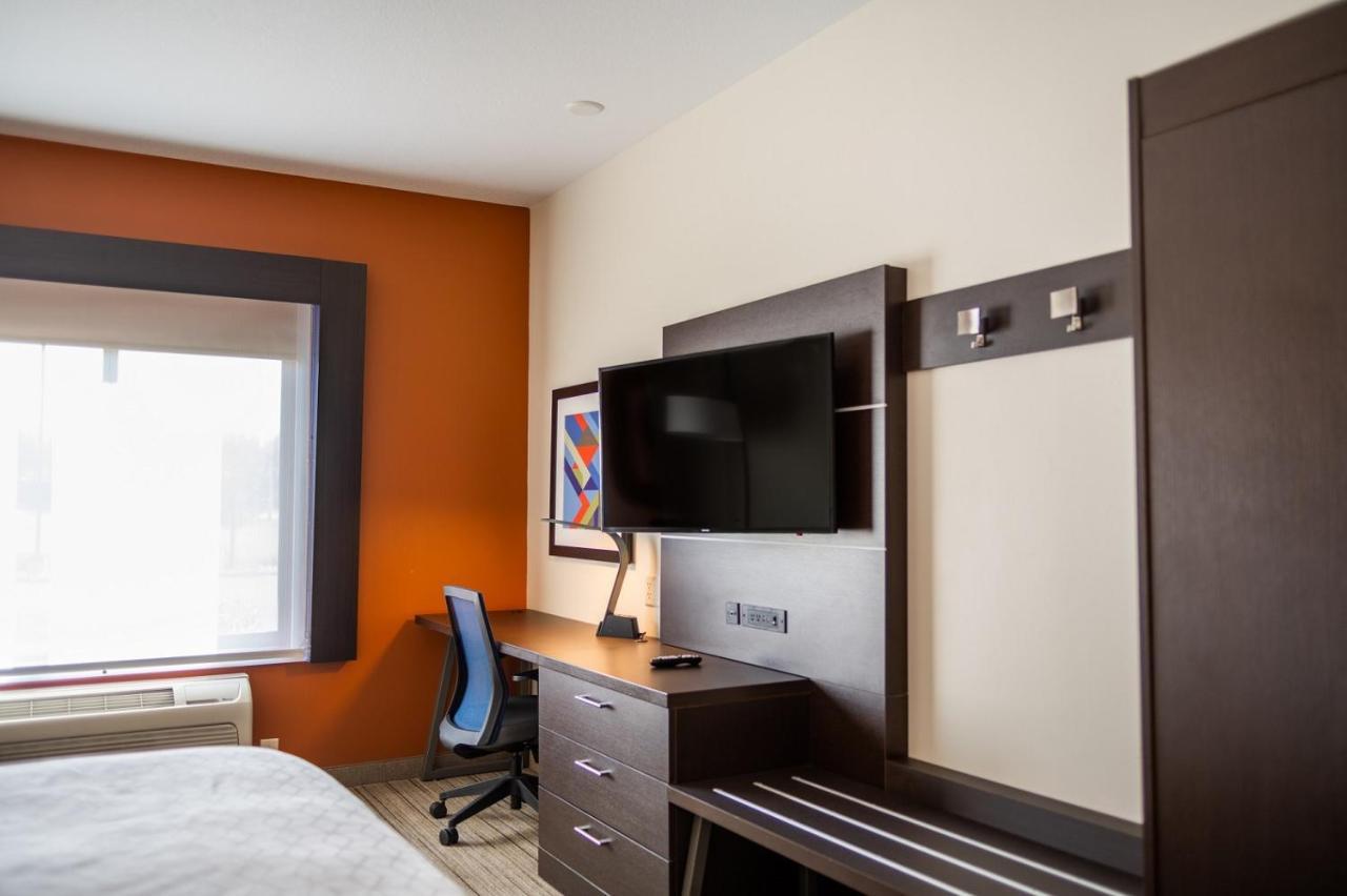 Standard Queen Room with Two Queen Beds