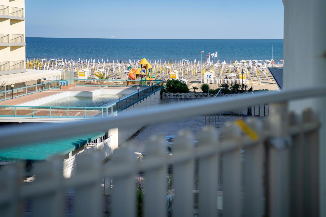 Camera Familiare con Vista Mare