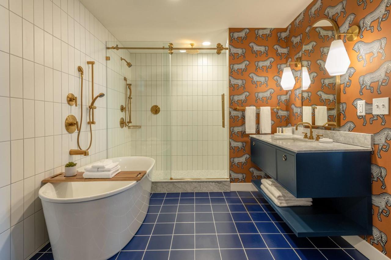 Premier King Suite