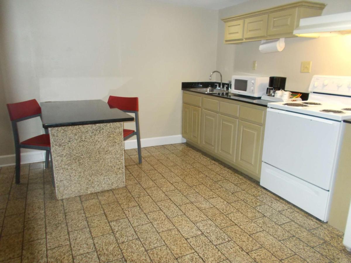 Queen Suite with Two Queen Beds