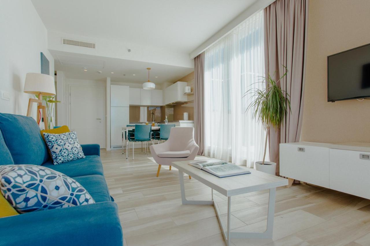 Penthouse-Apartment mit eigenem Pool