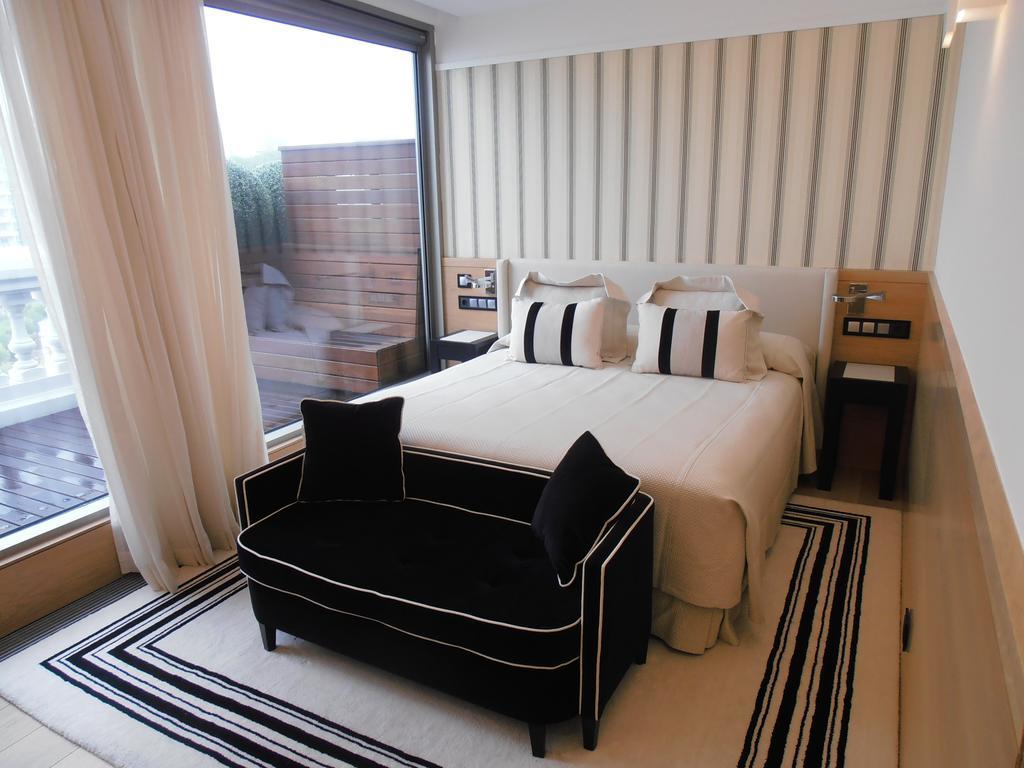 Chambre Lit Queen-Size - Vue sur Mer et Terrasse