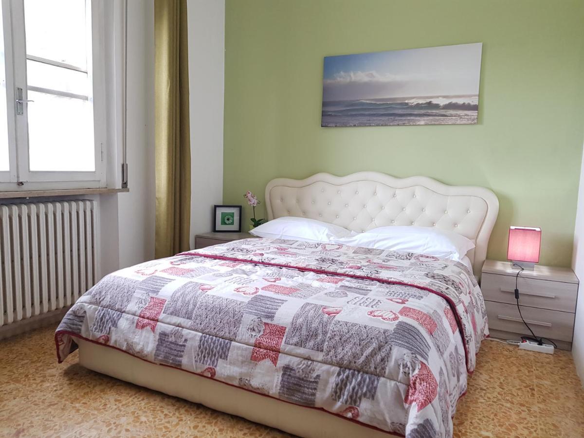Zimmer mit Queensize-Bett und eigenem Bad