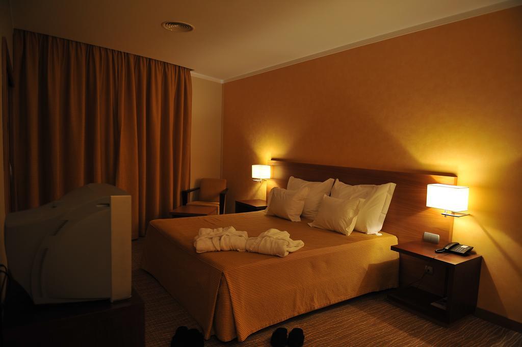 Junior Suite (2 Adults),18453771:JPEG