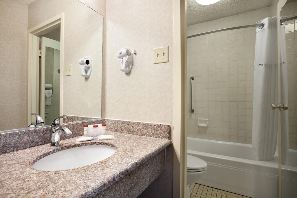 Twin Room with 2 Double Beds, Courtyard View, Non-Smoking,699853588:JPEG