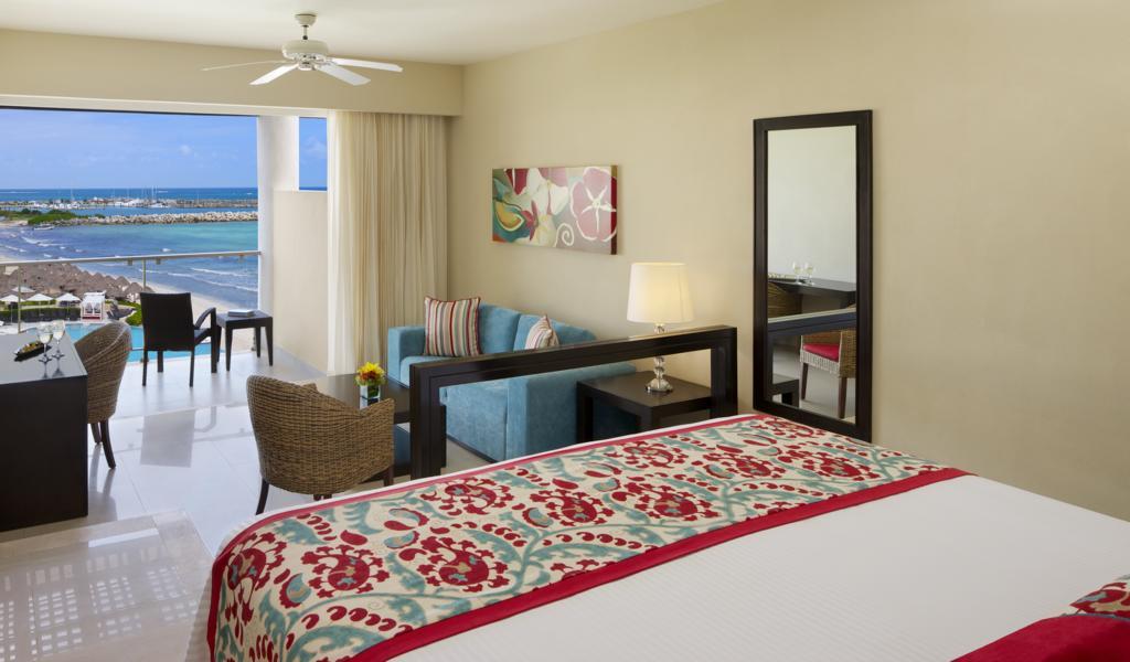 Junior Suite with Ocean View King Bed