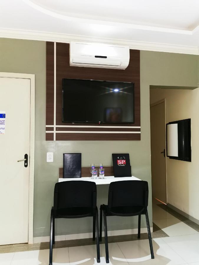 Standard Suite,1128762435:JPEG
