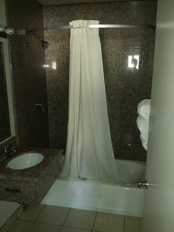 Chambre Lit King-Size Deluxe - Non-Fumeurs