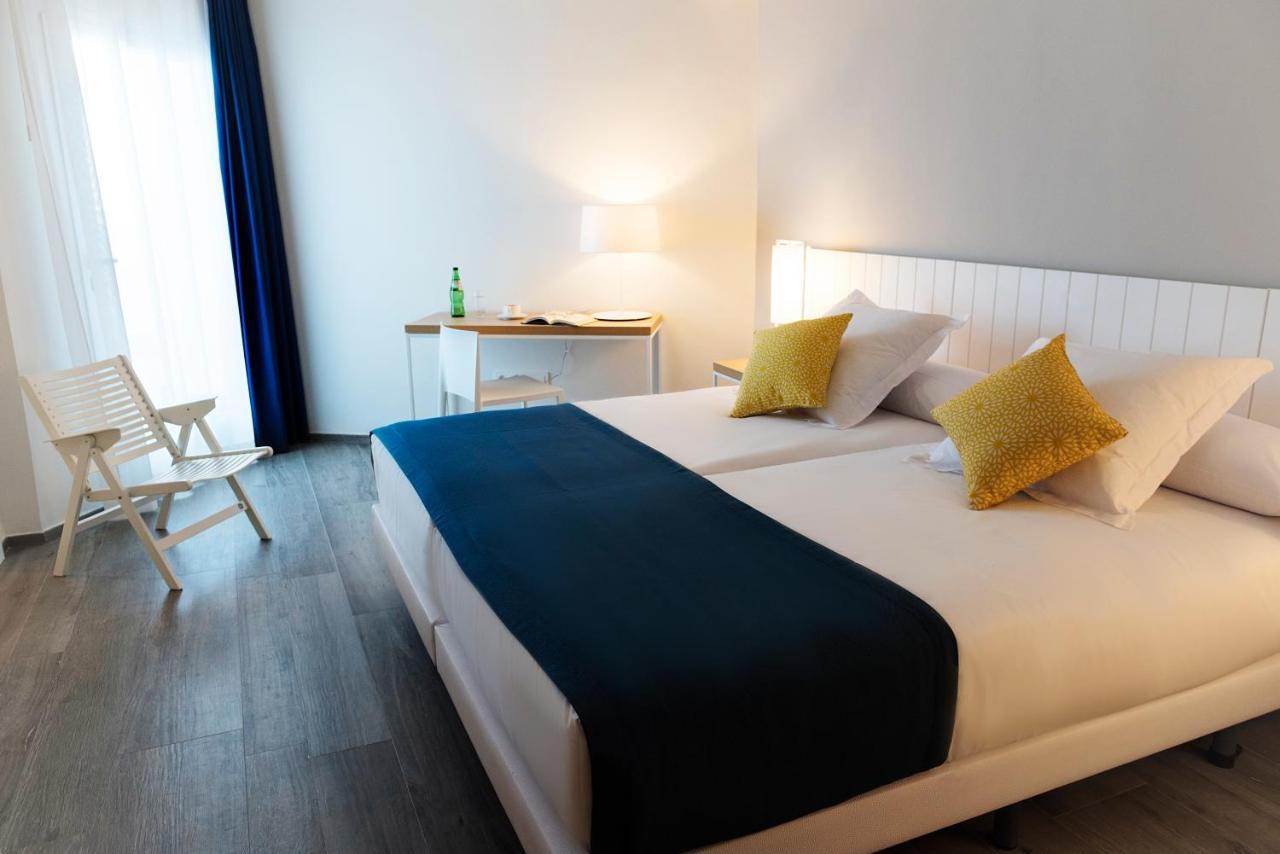 Habitación Doble con balcón y vistas al mar