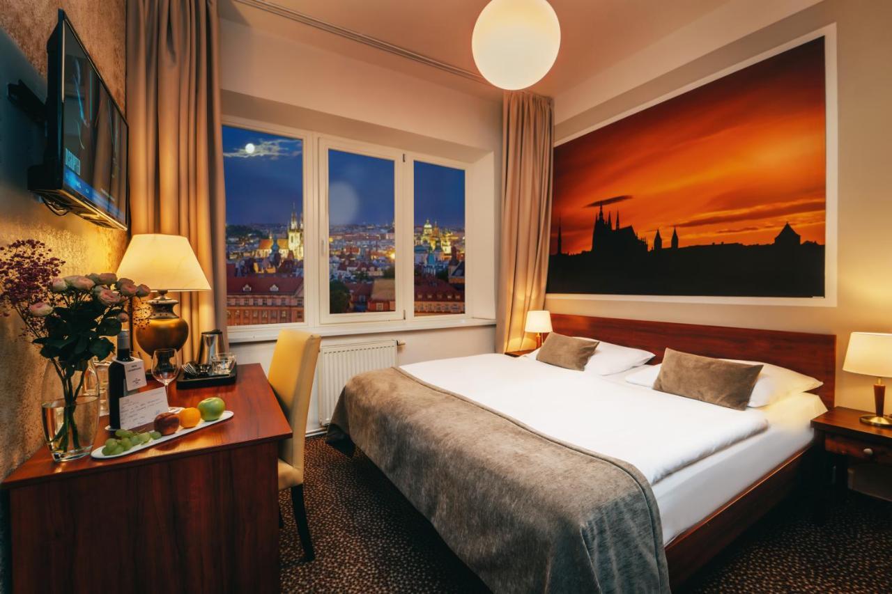 Standard Double or Twin Room,1209785110:JPEG