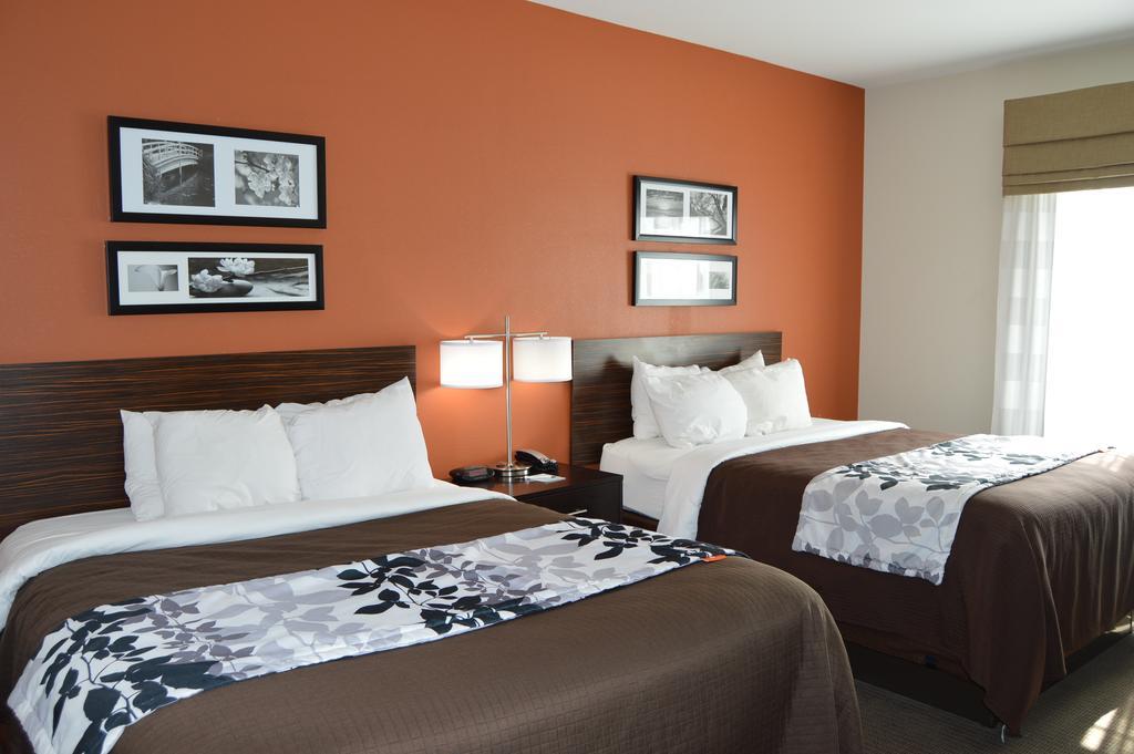 Queen Room with Two Queen Beds - Non-Smoking
