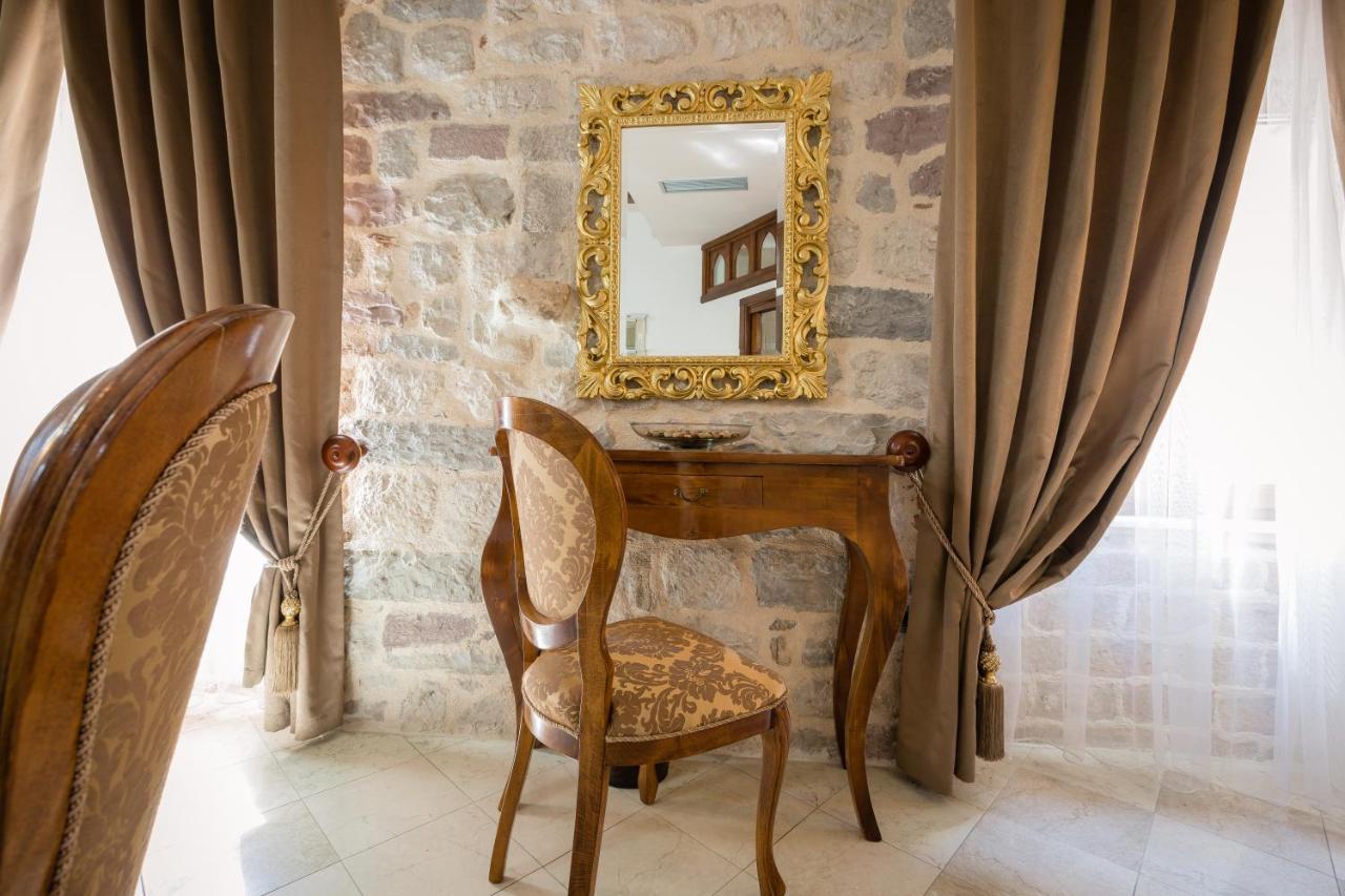 Deluxe Studio Apartment