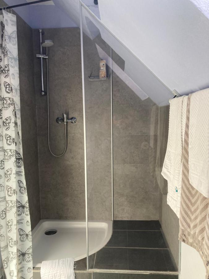 Doppelzimmer mit Balkon