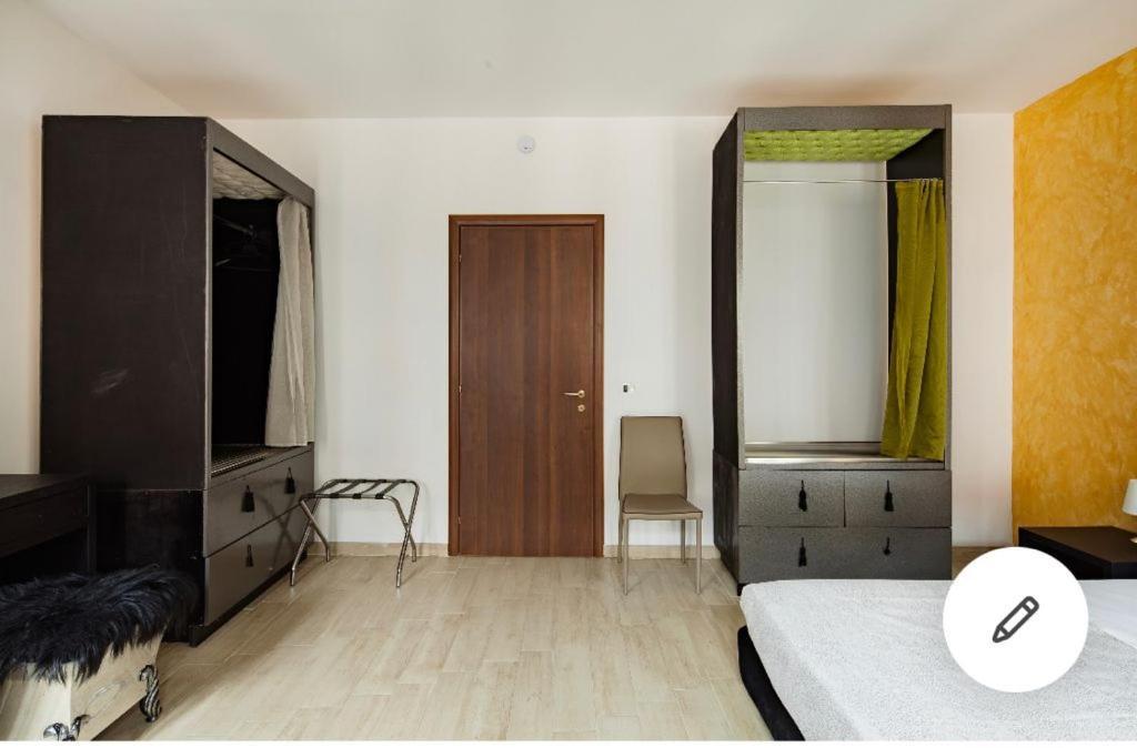 Triple Room Private External Bathroom,1141535593:JPEG