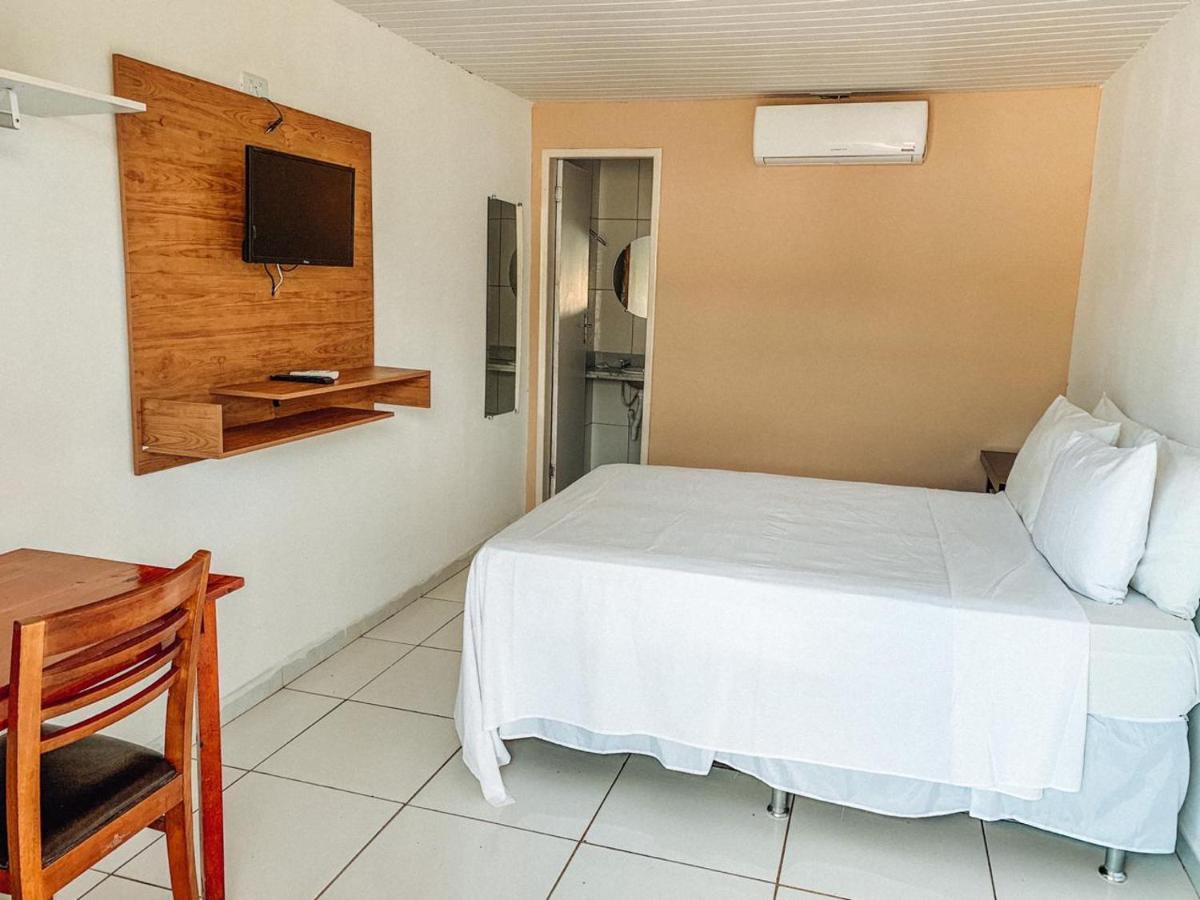 Quarto com Cama de Casal ou 2 de Solteiro e Banheiro