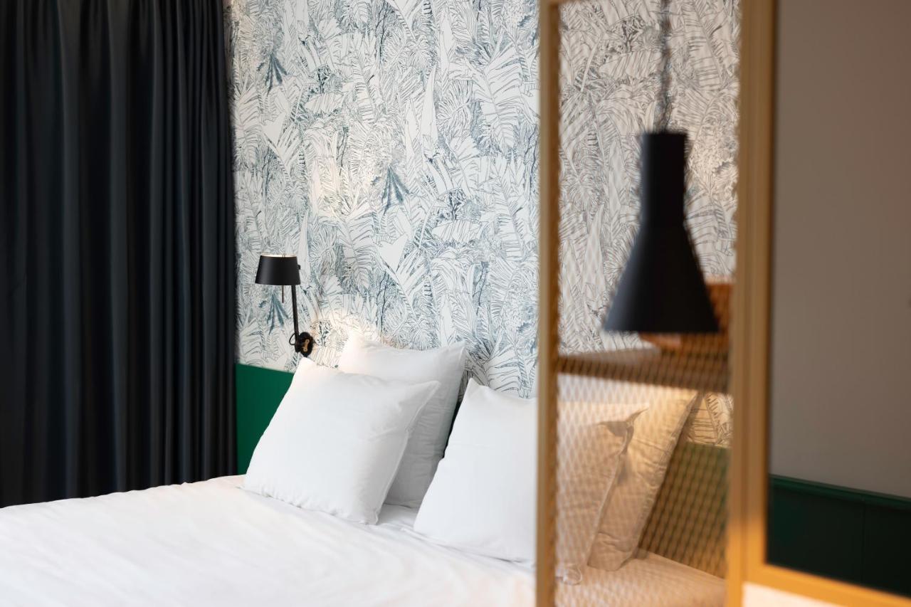 Not-so-Standard Kamer