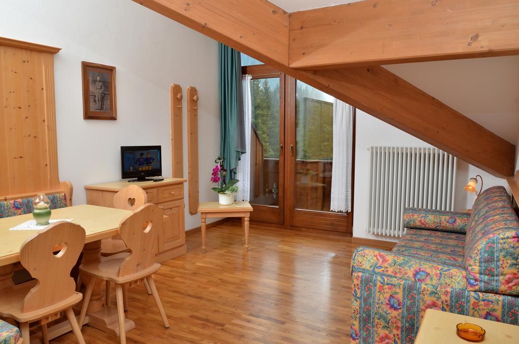 Piccolo Appartamento con 1 Camera da Letto e Balcone
