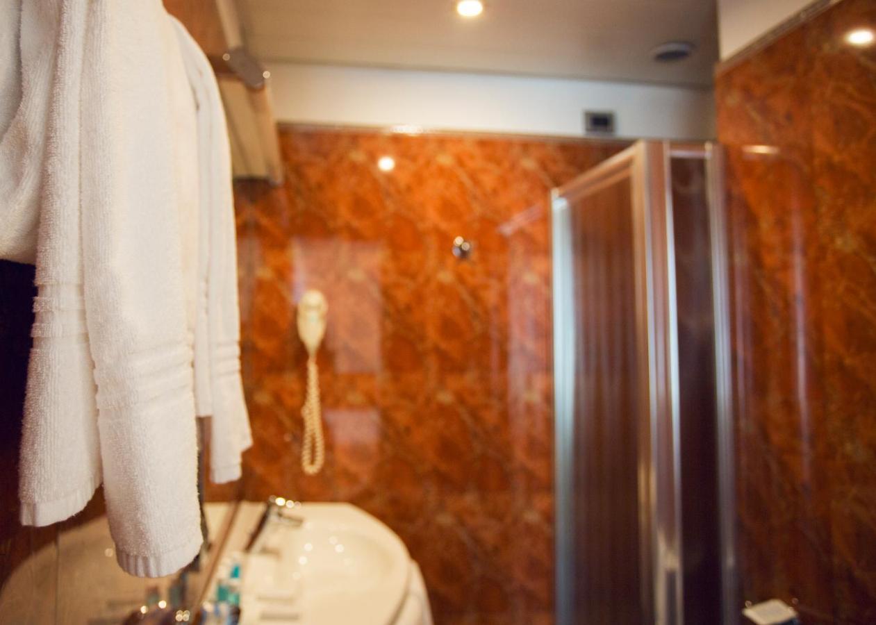 Camera Doppia con Letti Singoli