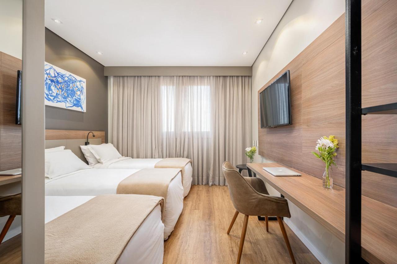 Acomodação Tripla Luxo - 3 Camas de Solteiro