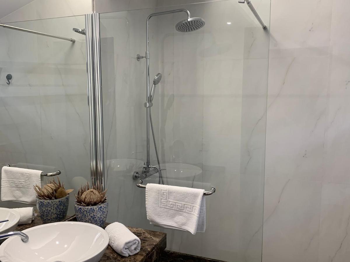Studio Apartment with Sea View,865267559:JPEG