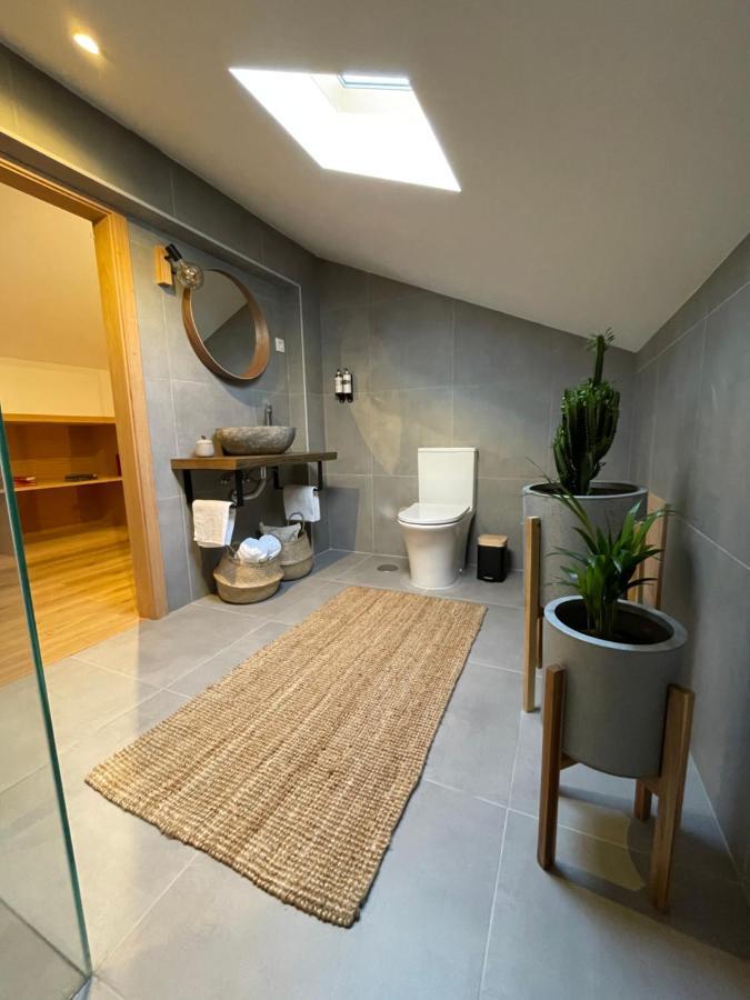 Quarto Queen com Vista Piscina