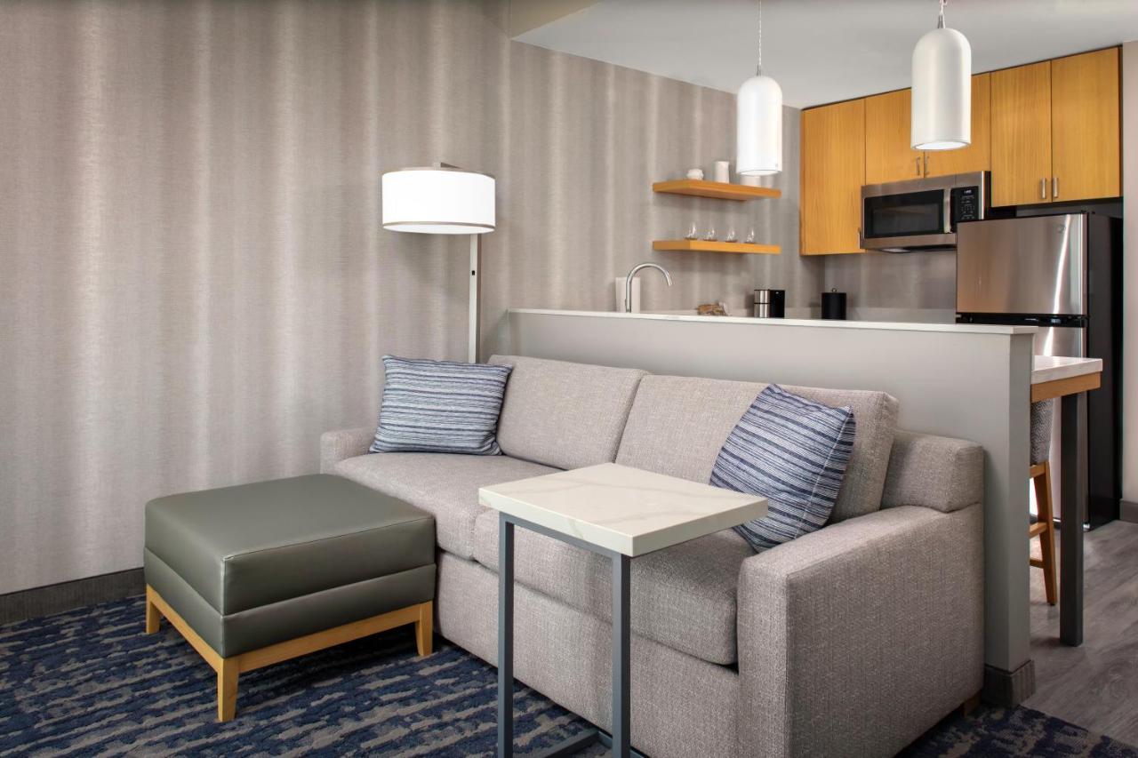 Studio, Island View, Two Queen Beds and Sofa Bed