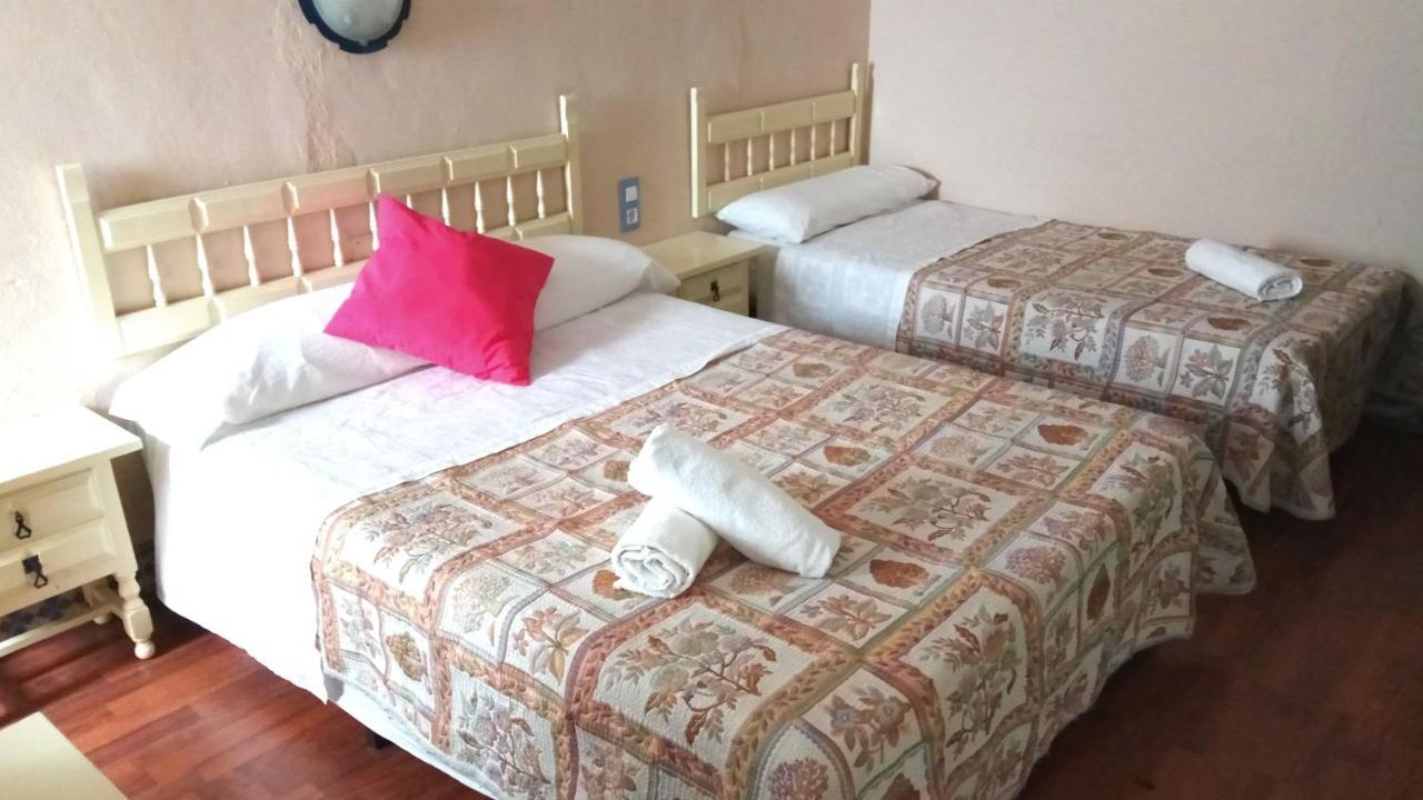 Quarto Triplo com Casa de Banho Privativa