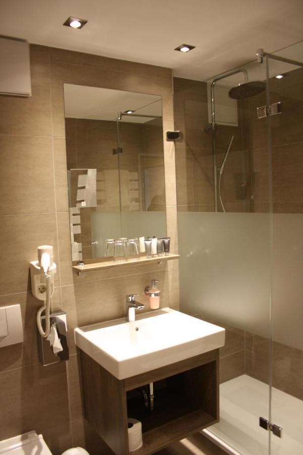 Standard One-Bedroom Apartment,659101416:JPEG