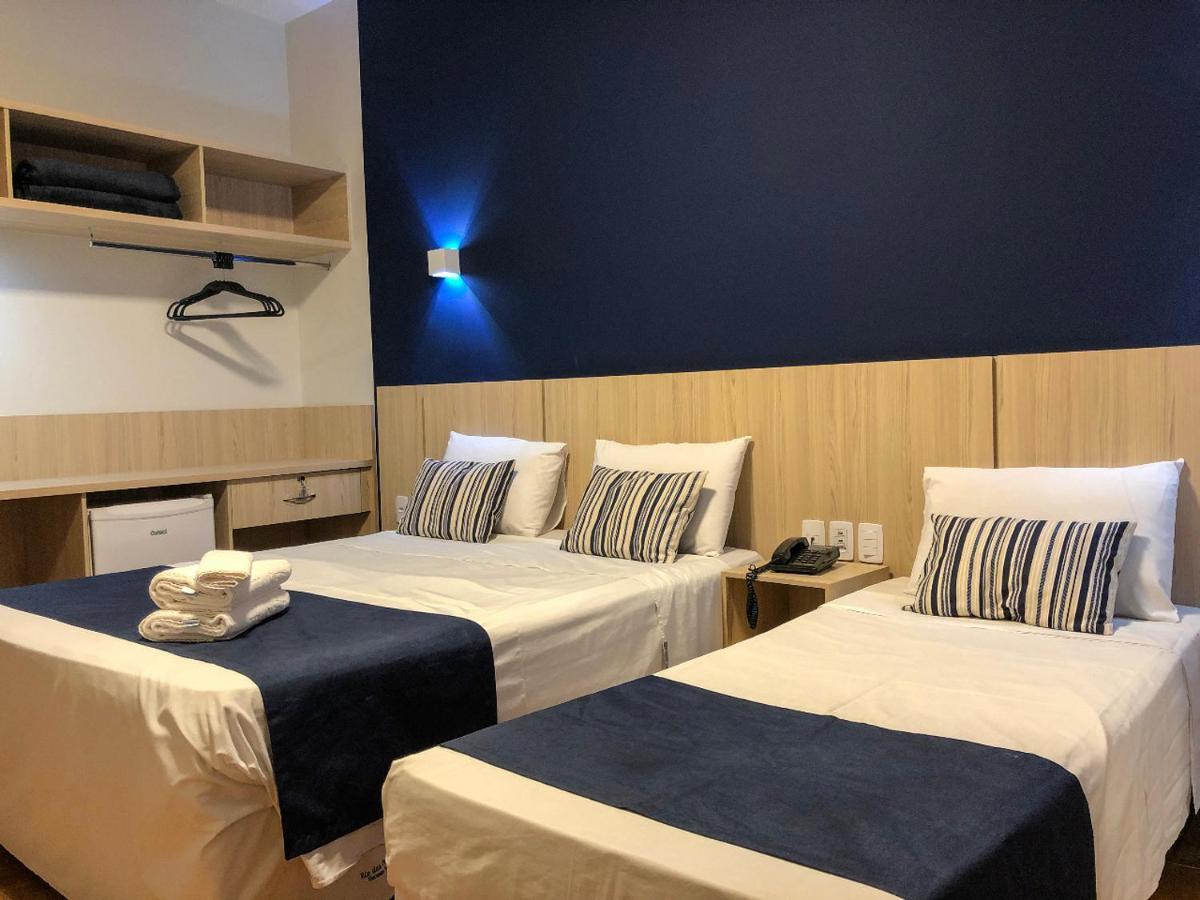 Quarto com Cama de Casal ou 2 de Solteiro