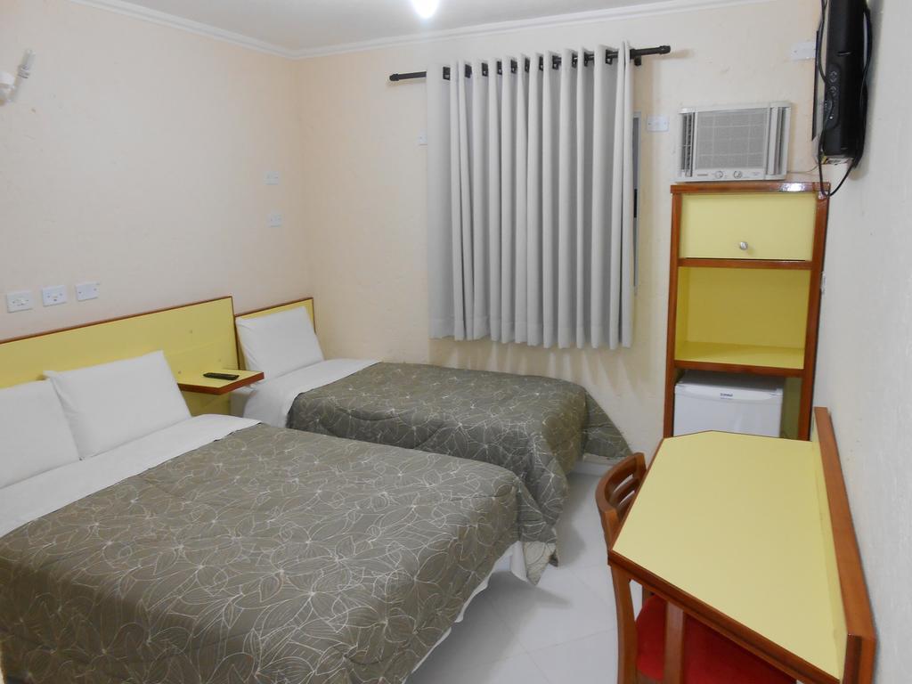 Quarto Quádruplo Standard