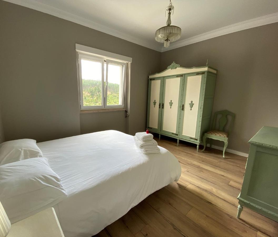 Quarto Duplo com Vista Piscina