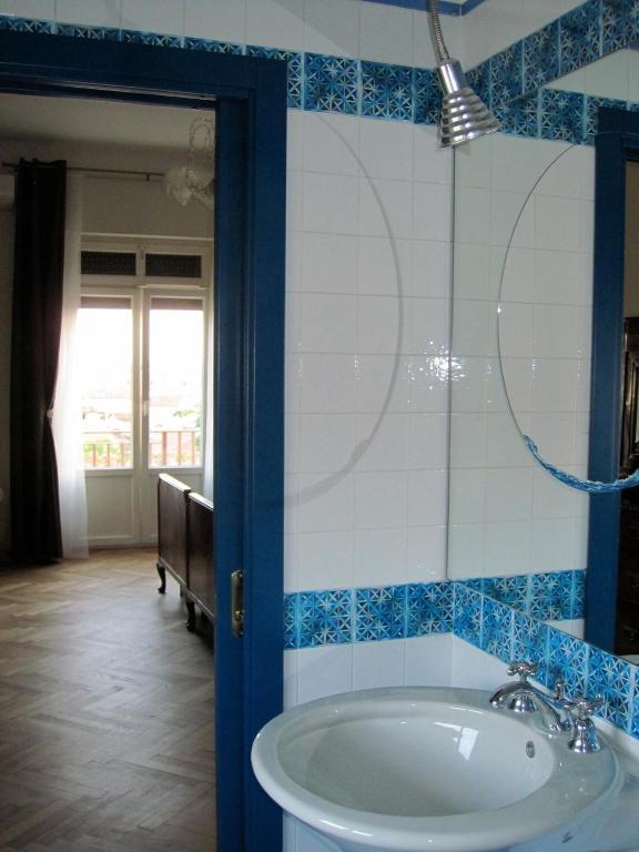 Quarto com Cama de Casal ou 2 de Solteiro