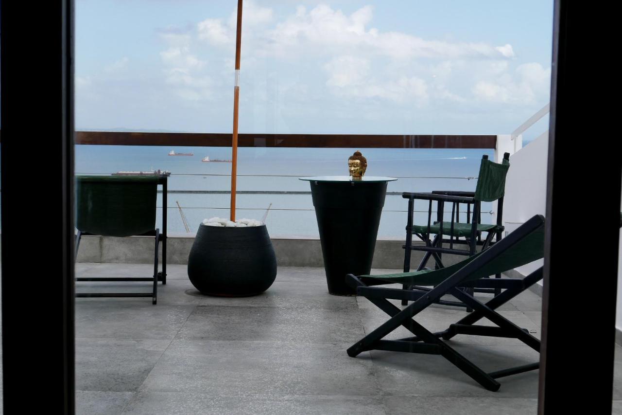Quarto Luxo com Terraço e Vista da Baía