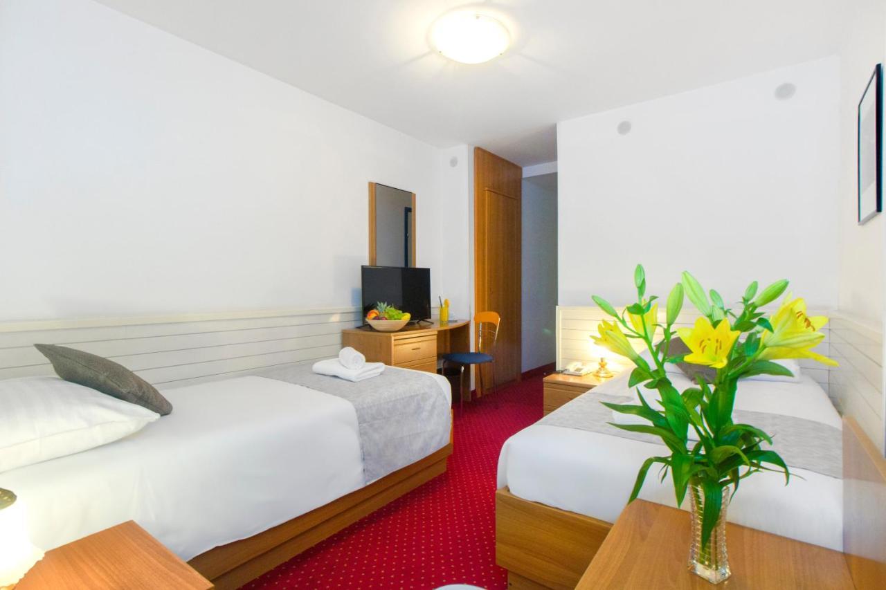 Chambre Lits Jumeaux - Vue sur Ville