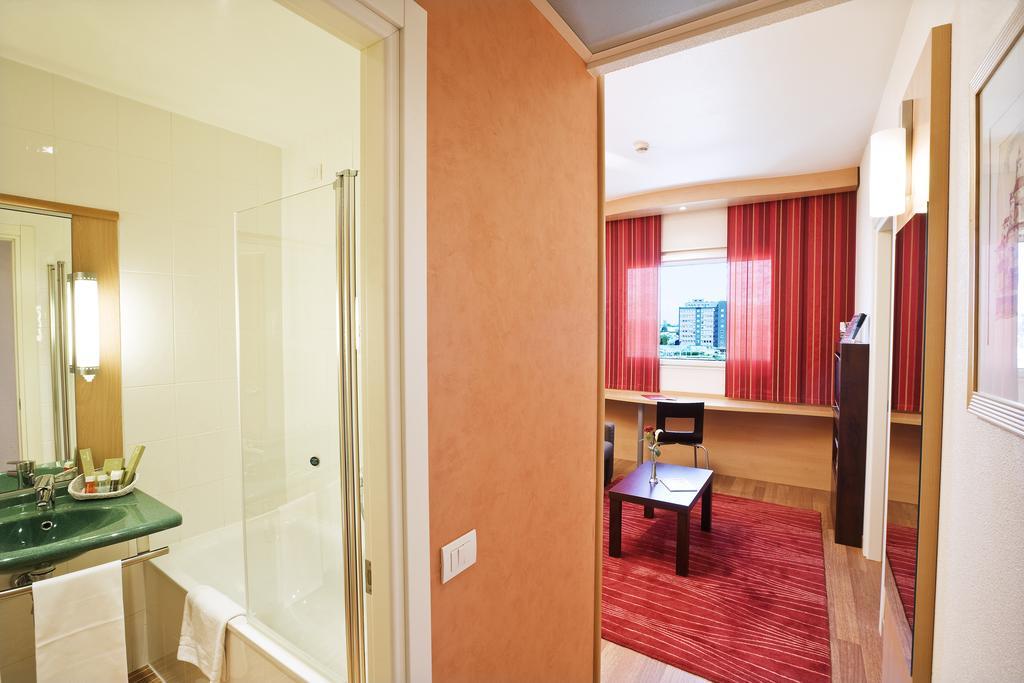 Junior Suite,116364968:JPEG