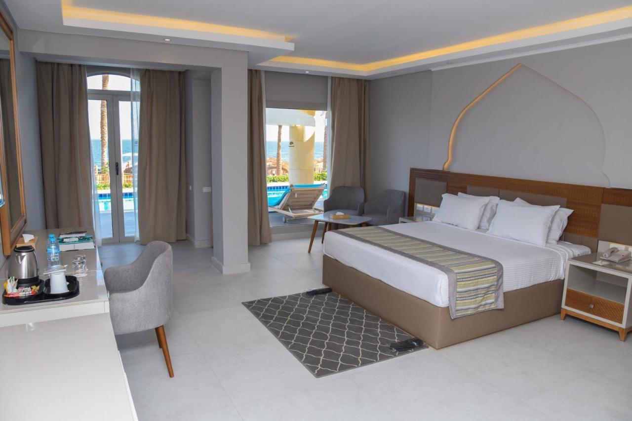 Junior Suite con Accesso Diretto alla Piscina e Vista Mare - Posh Club