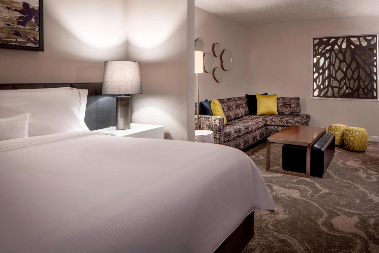 Habitación Executive más grande con 1 cama extragrande y sofá cama