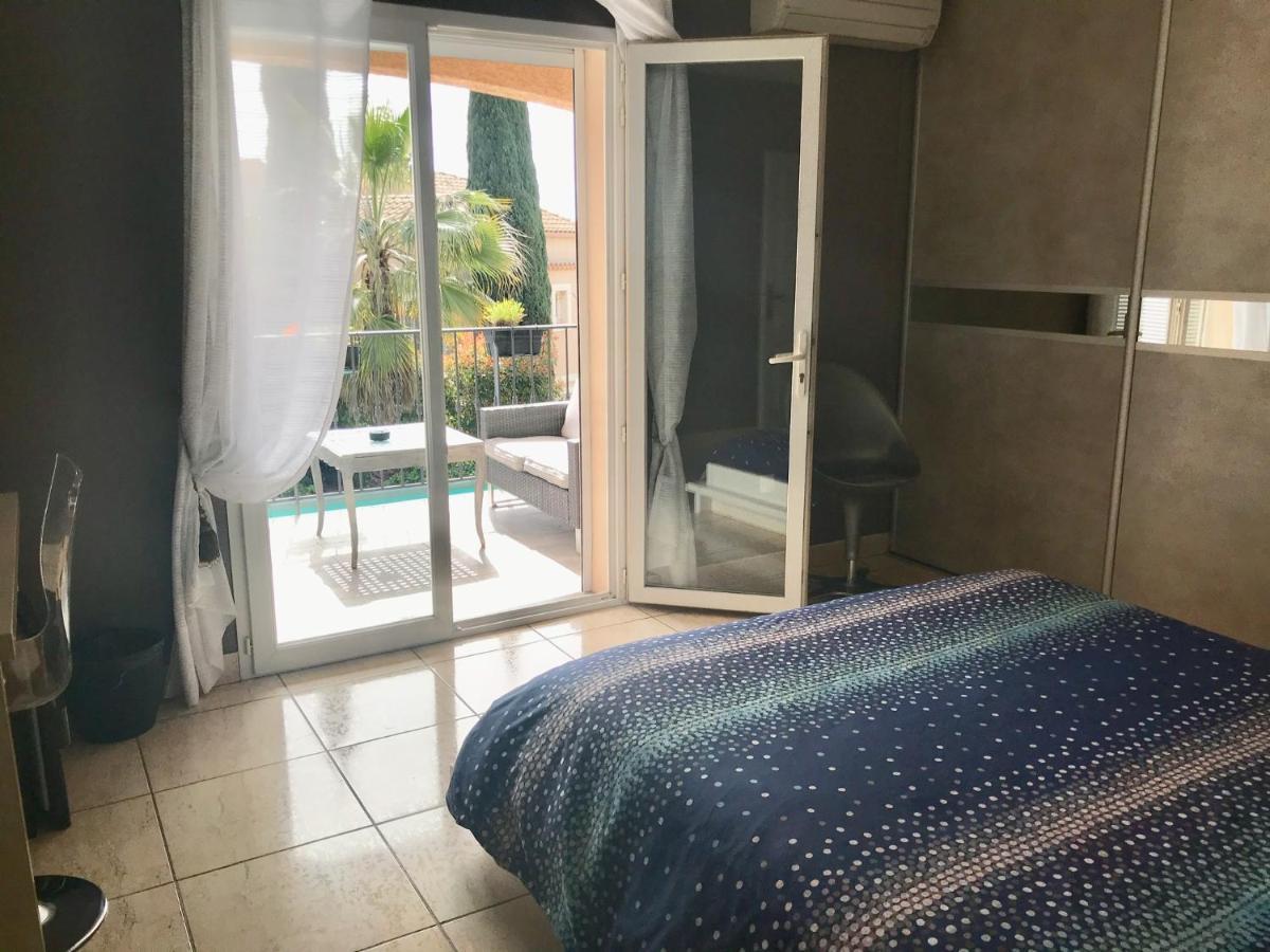 Suite - Vue sur Piscine