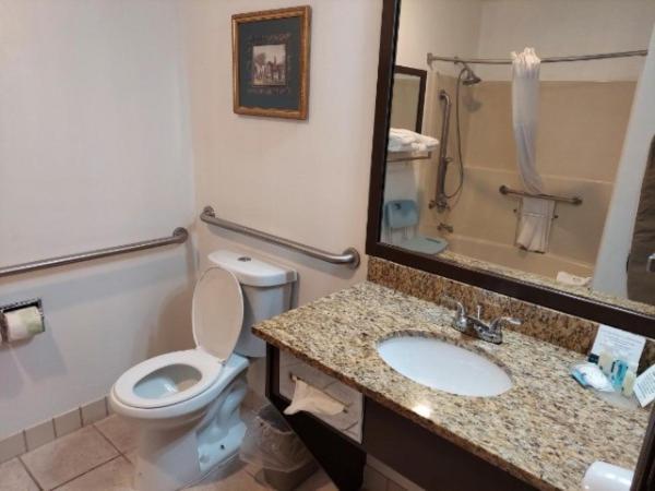 Queen Room with Two Queen Beds - Accessible/Non-Smoking