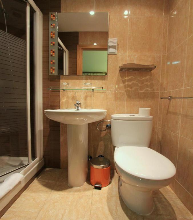Twin Room,1183290655:JPEG